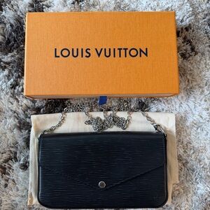 SOLD Louis Vuitton Epi Felicie Pochette